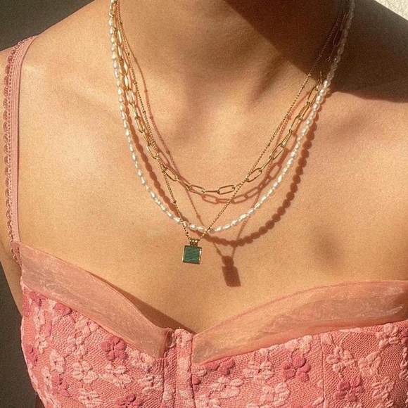 18K Gold Freshwater Pearl Necklace - Picture 7 of 8